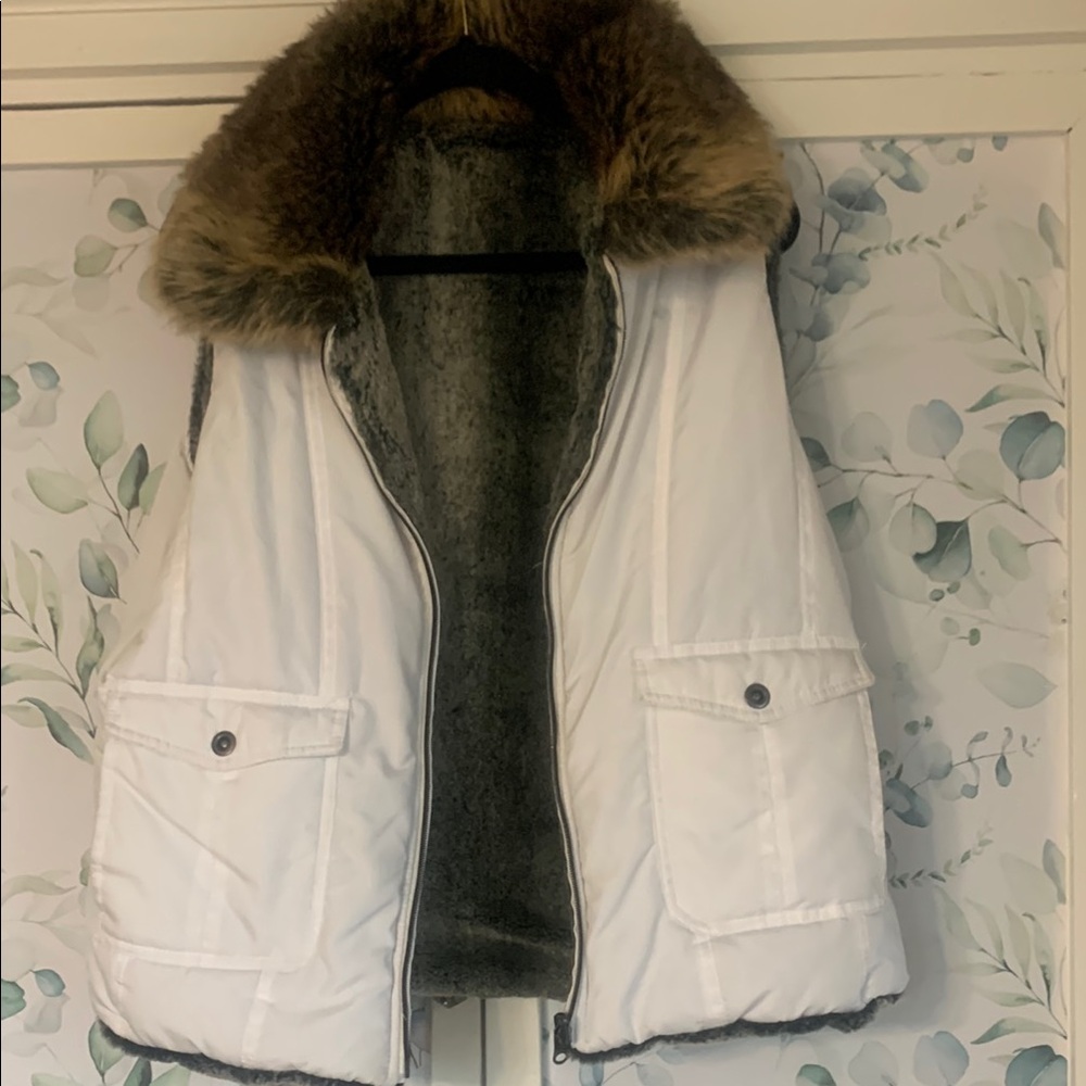 Women's White Faux Fur Collar Vest